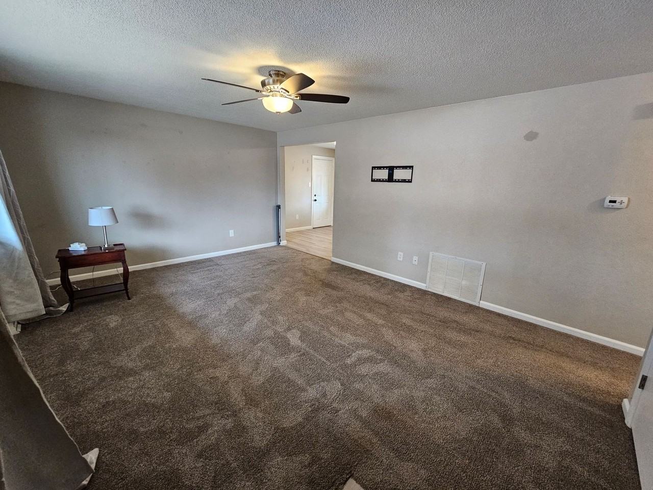 1919 Wynkoop Dr - Photo 3 of 21