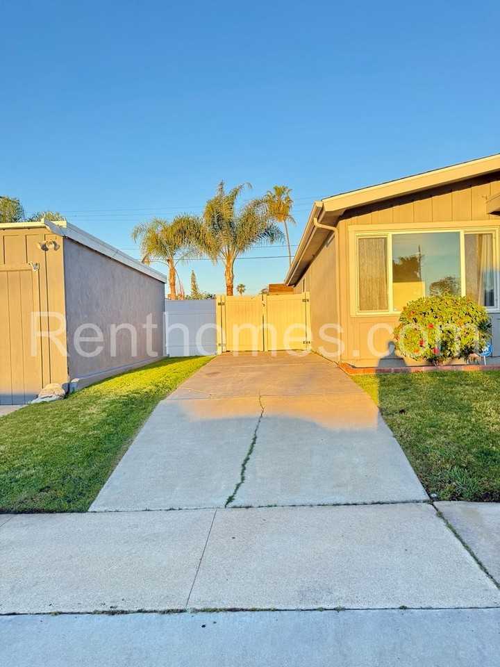 5034 Baxter St - Photo 2 of 34