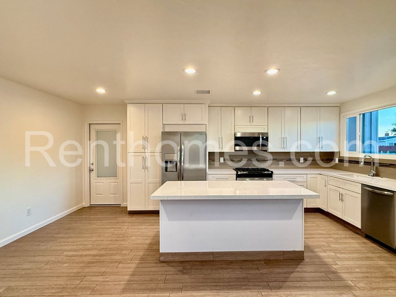 5034 Baxter St - Photo 6 of 34