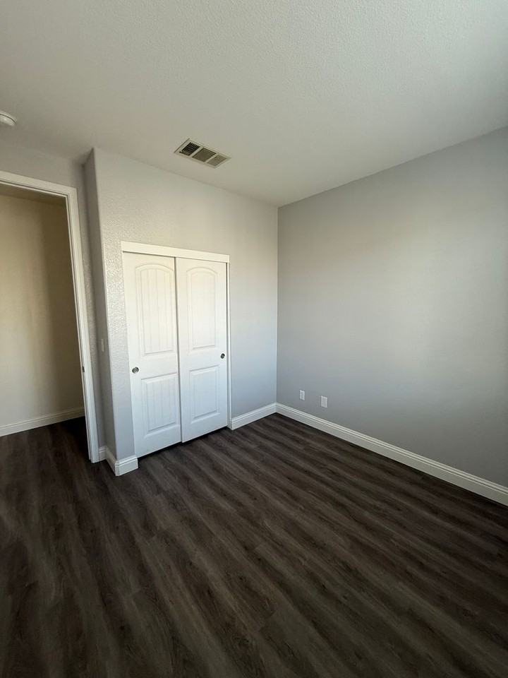 361 Tilden Cir - Photo 3 of 28