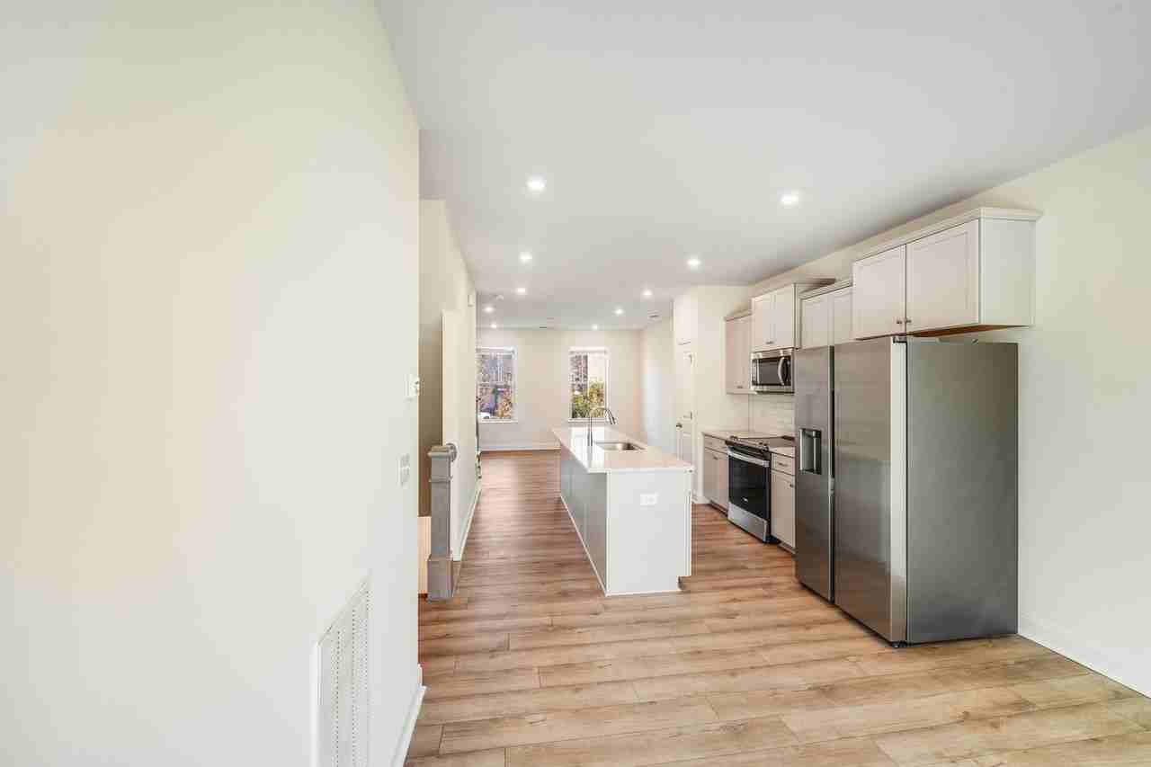 334 Simeon Dr - Photo 4 of 27