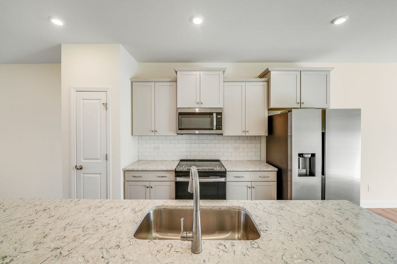 334 Simeon Dr - Photo 7 of 27