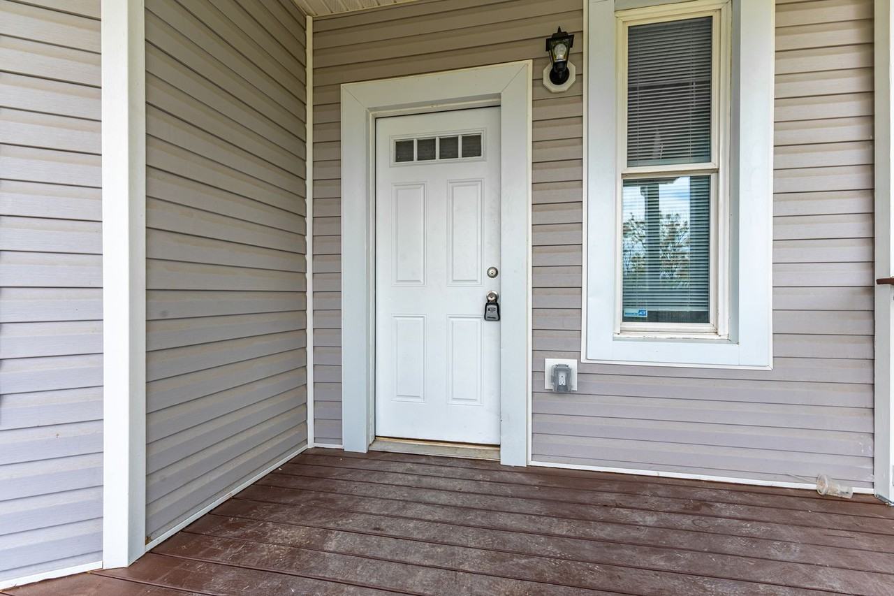 426 Evesham Ave - Photo 3 of 26