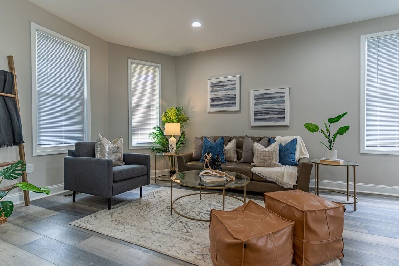 426 Evesham Ave - Photo 4 of 26