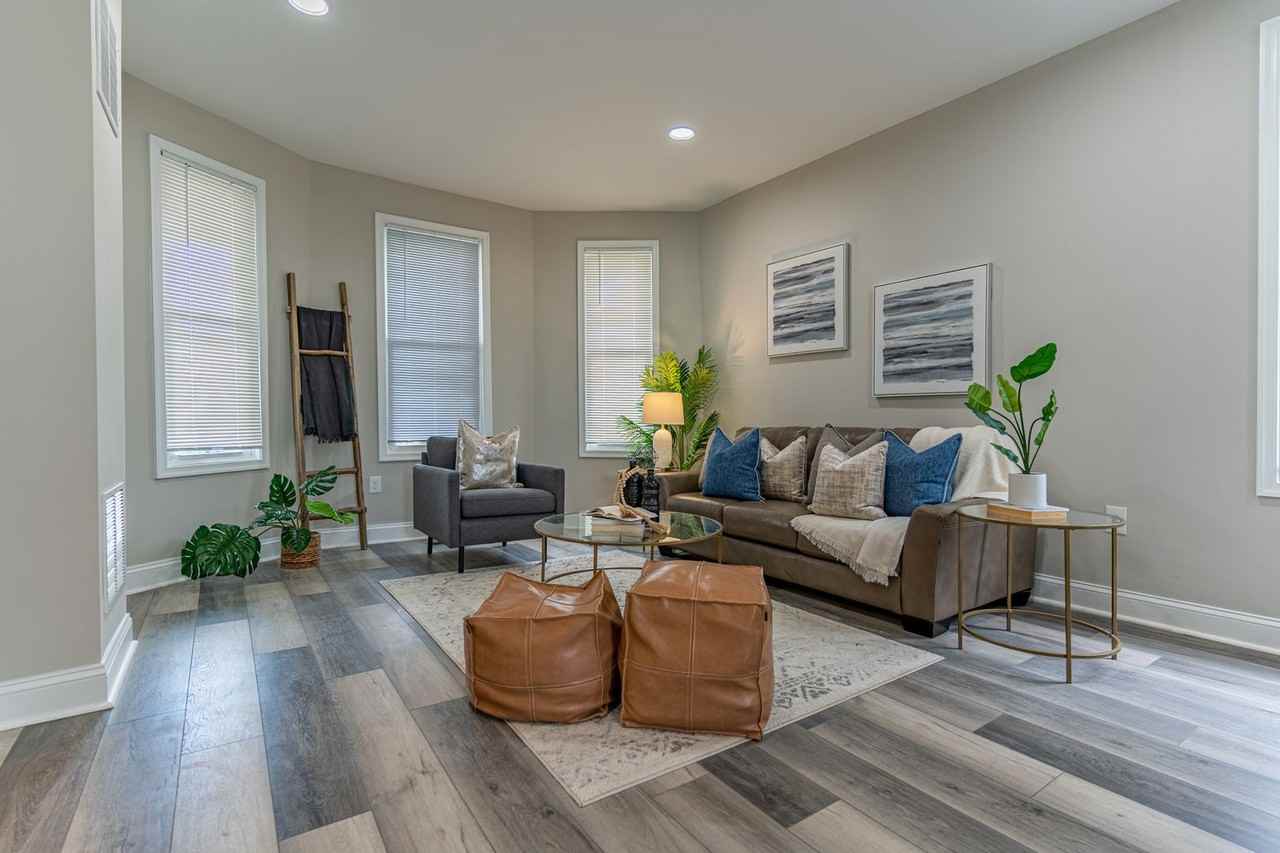 426 Evesham Ave - Photo 5 of 26