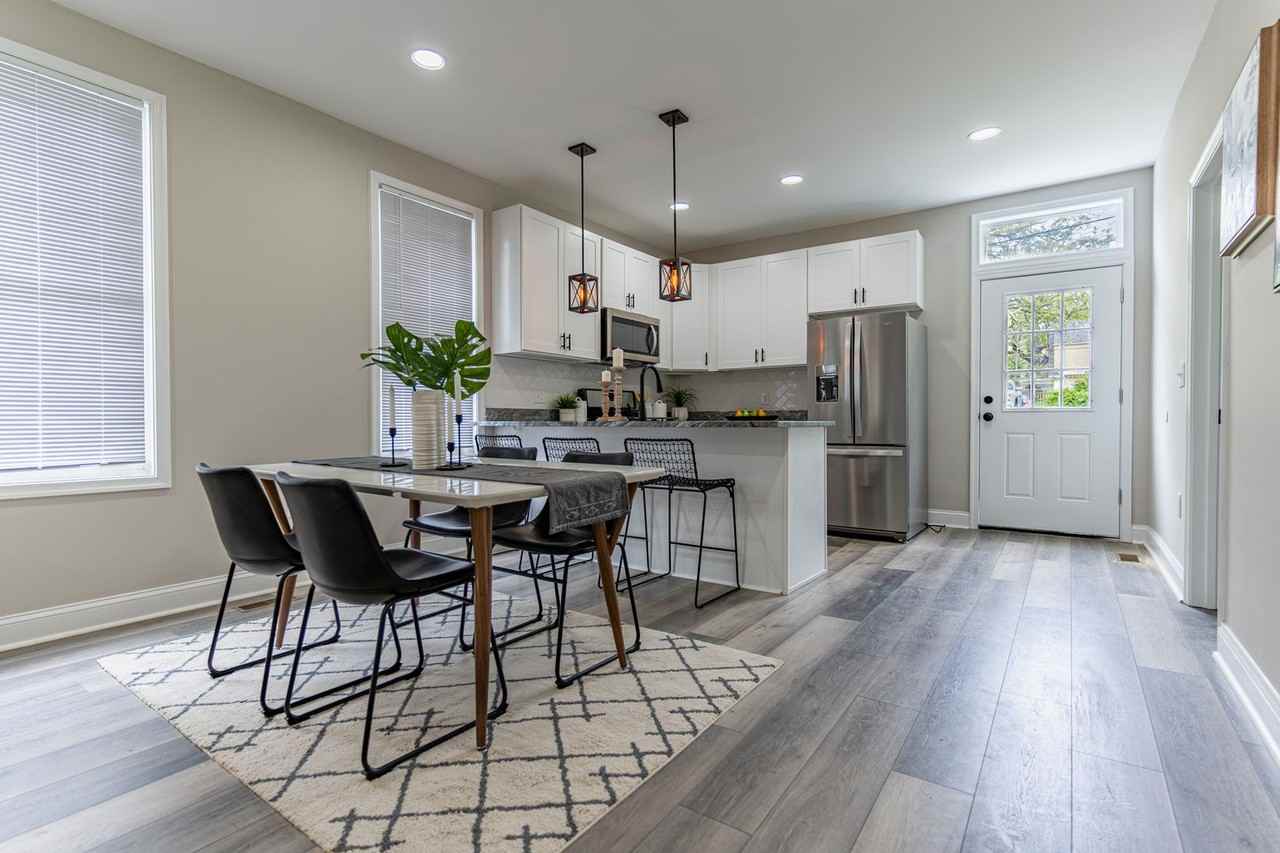 426 Evesham Ave - Photo 6 of 26