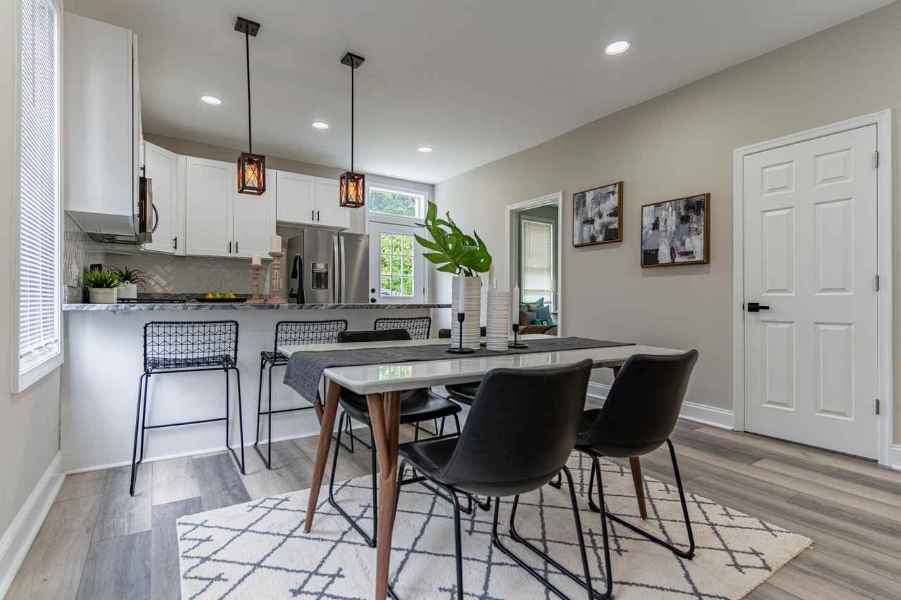 426 Evesham Ave - Photo 7 of 26