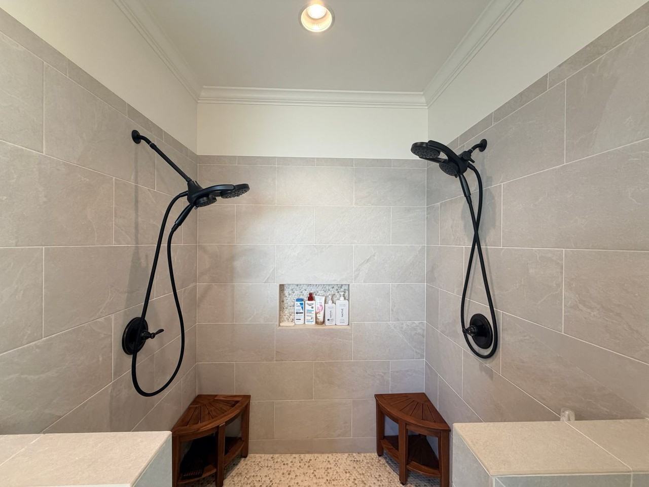 5020 Hatfield Cir - Photo 3 of 44