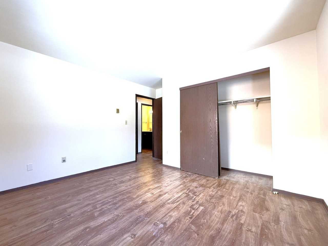 1730 S 116th St - Photo 5 of 8