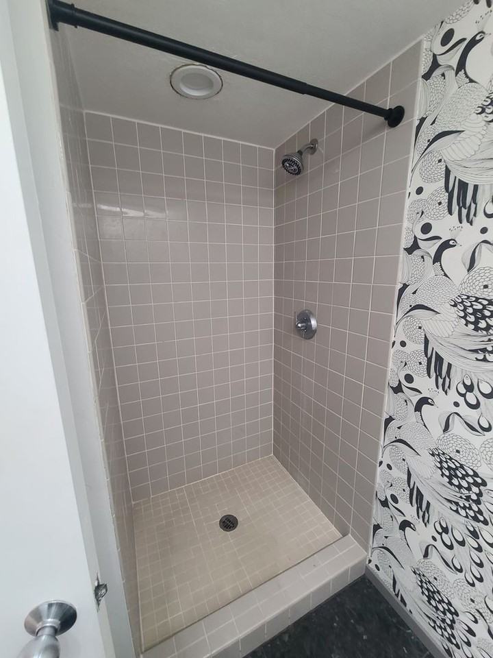 3118 E Macenroe Ln - Photo 6 of 8