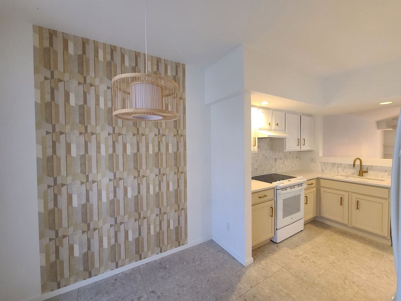 3118 E Macenroe Ln - Photo 7 of 8