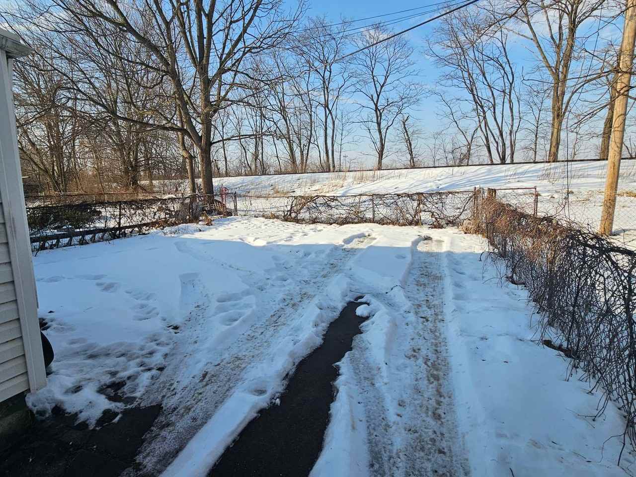 2424 Broadway St - Photo 7 of 28