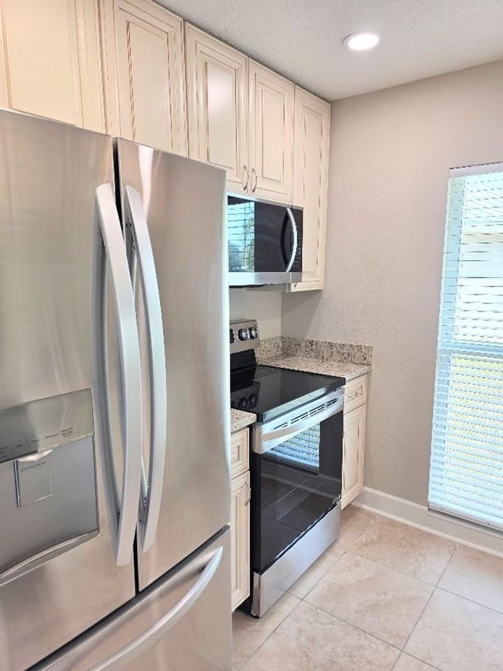 11612 W Kingfisher Ct - Photo 5 of 35