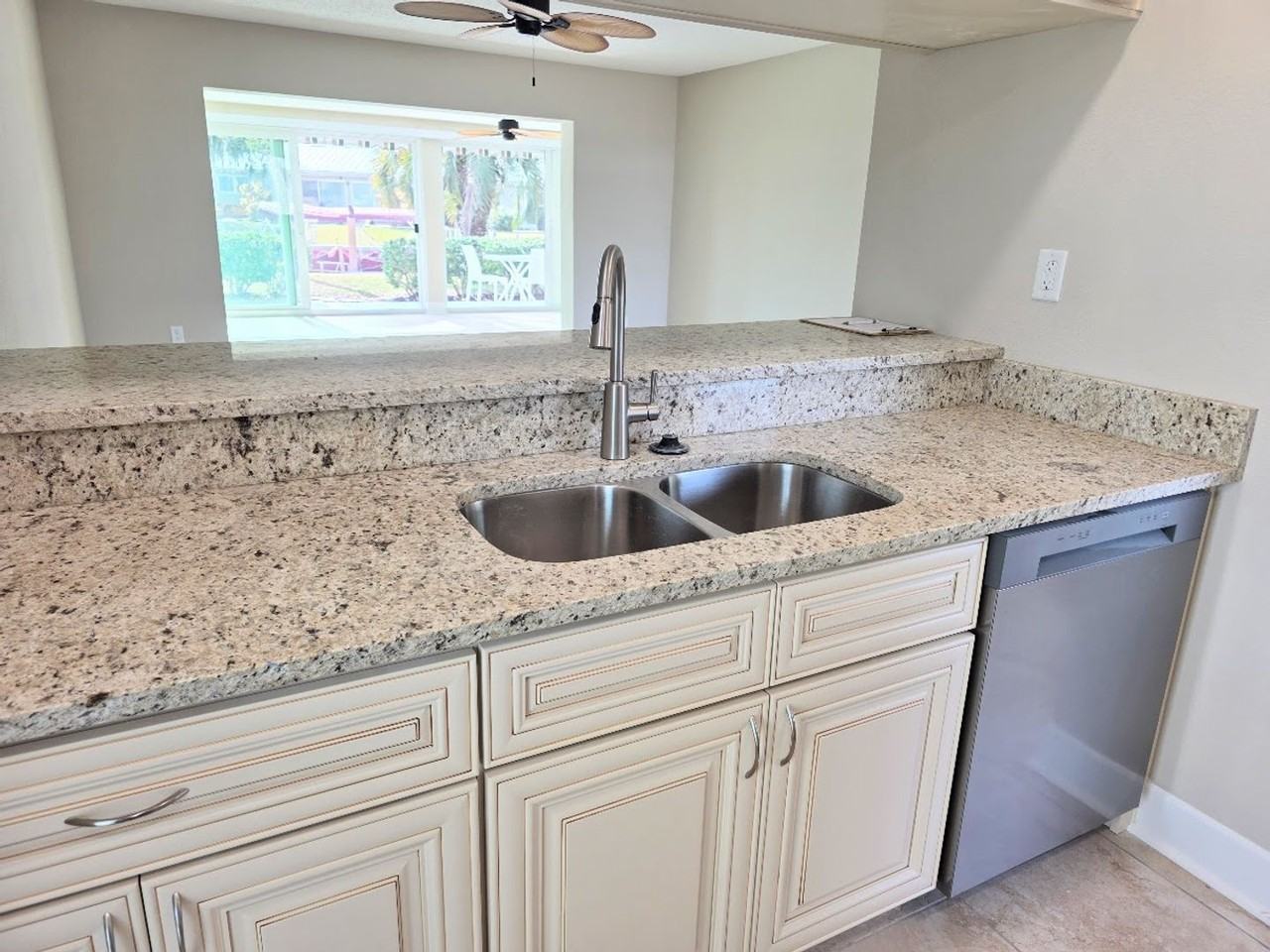 11612 W Kingfisher Ct - Photo 7 of 35