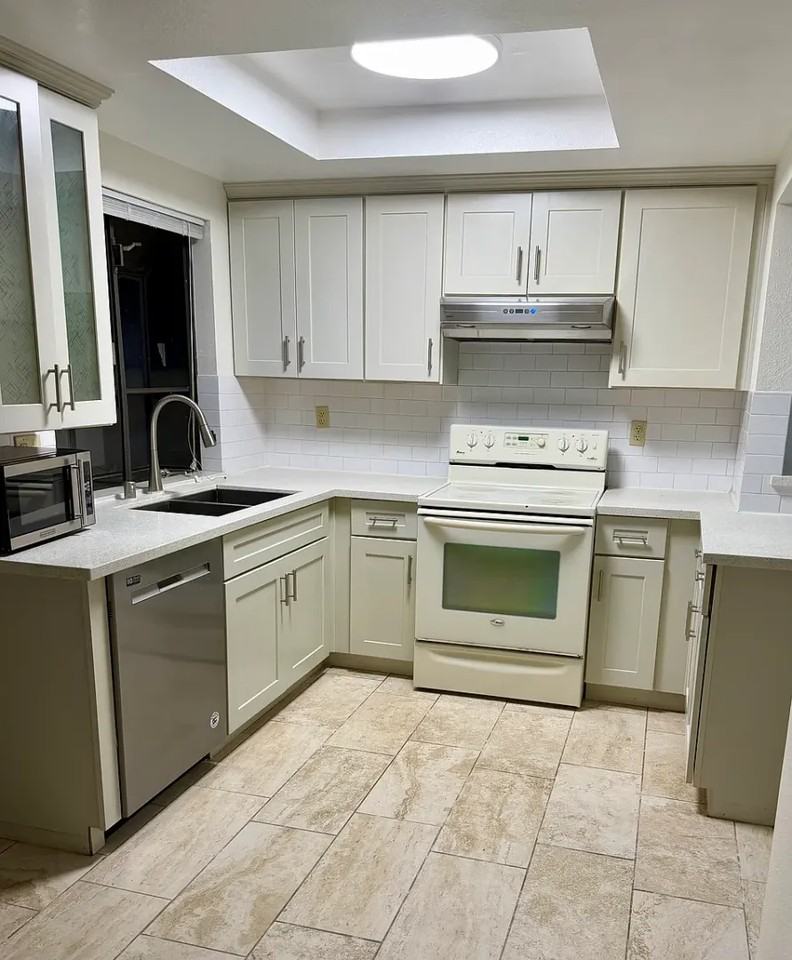 1009 Chula Vista Ter - Photo 3 of 13