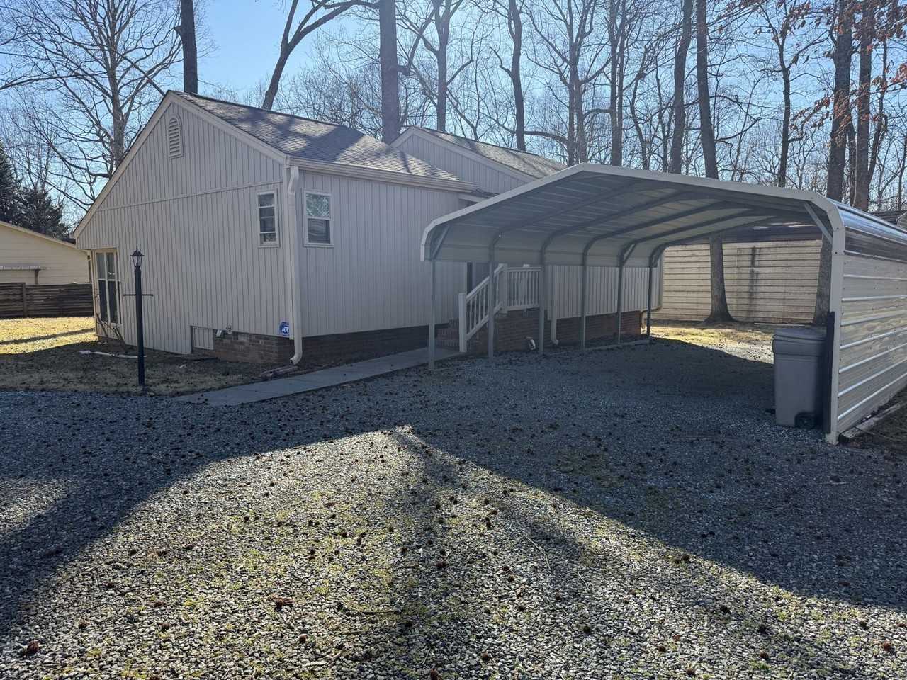 3208 Mossdale Rd - Photo 2 of 17