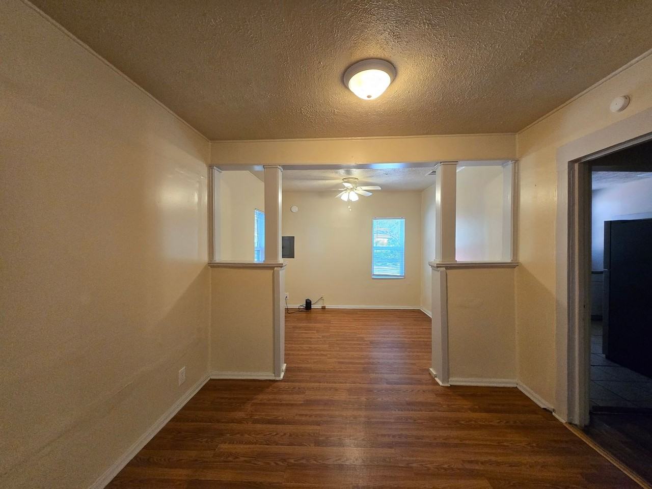 107 Ne 15th St - Photo 6 of 27