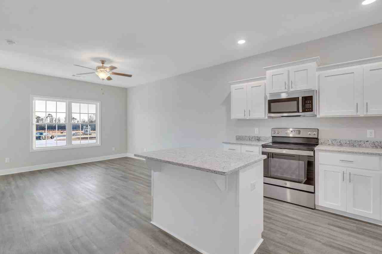 102 Skye Dr - Photo 4 of 16