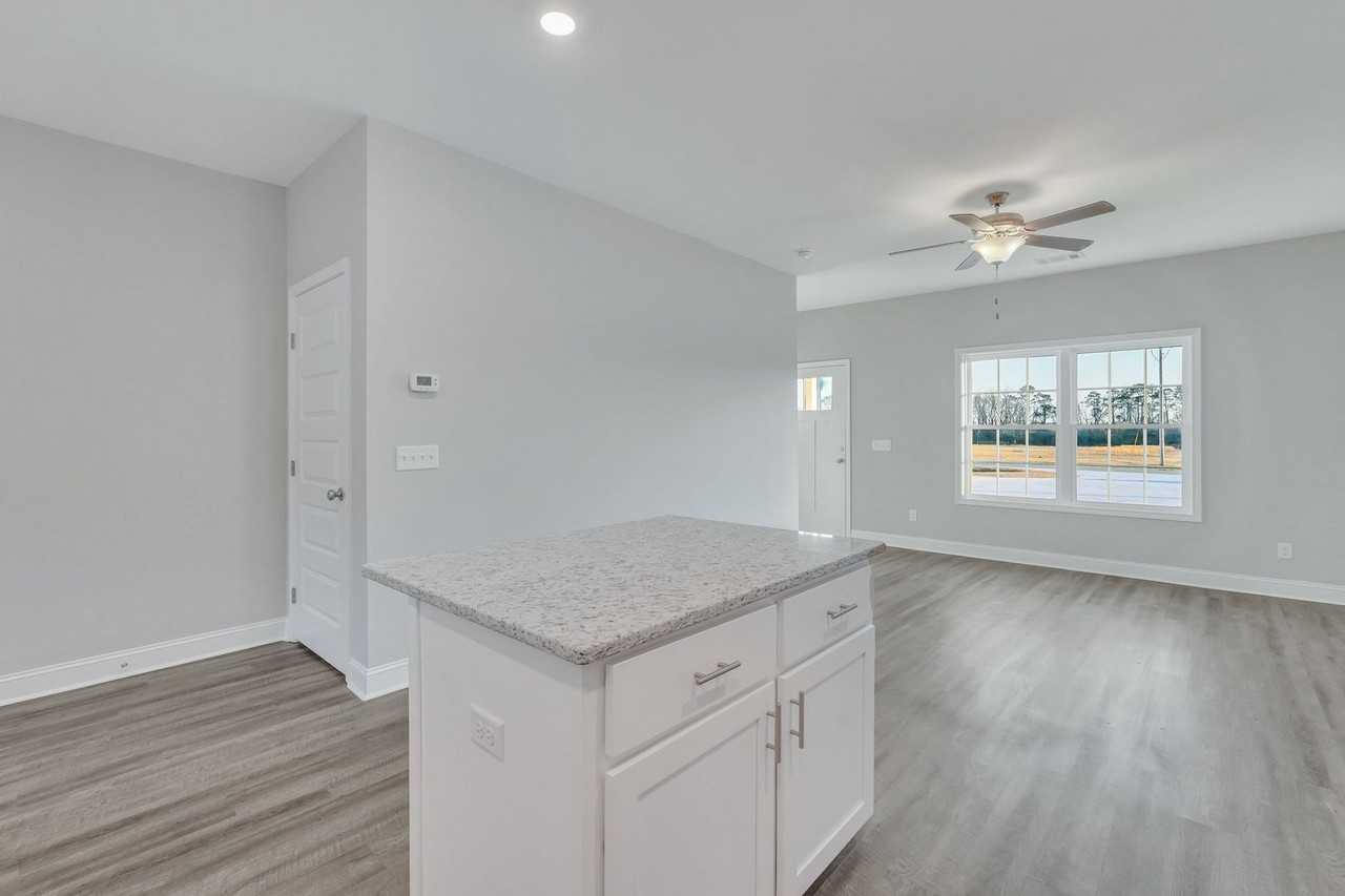 102 Skye Dr - Photo 7 of 16