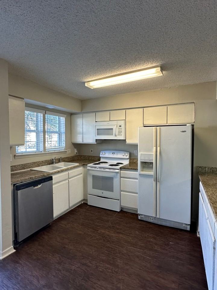 105 Inlet Reach Cir - Photo 3 of 11