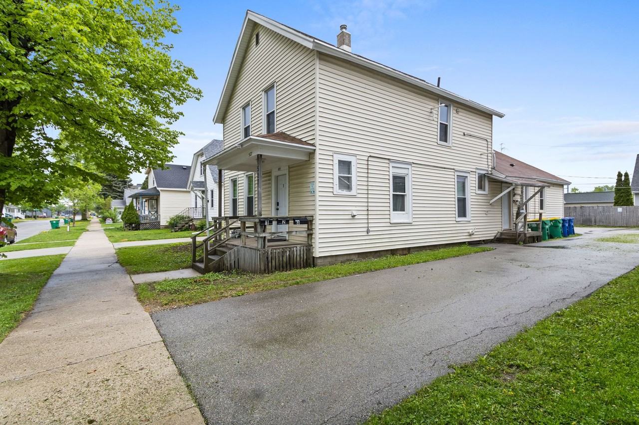 527 5th St - Photo 3 of 12