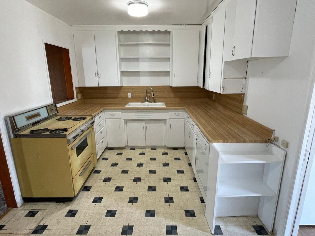 40539 Stetson Ave - Photo 5 of 25