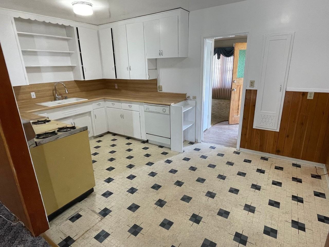 40539 Stetson Ave - Photo 6 of 25