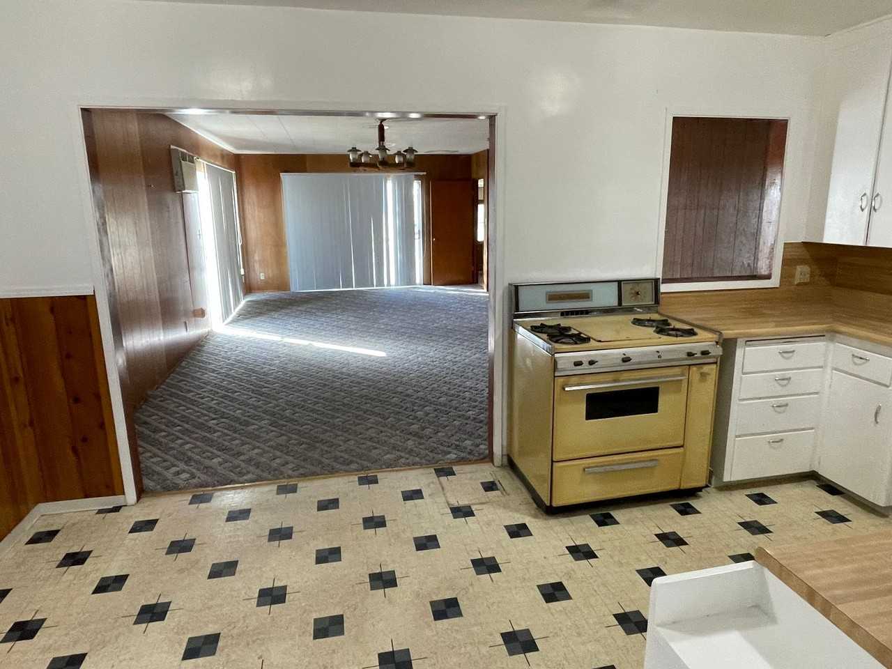 40539 Stetson Ave - Photo 7 of 25