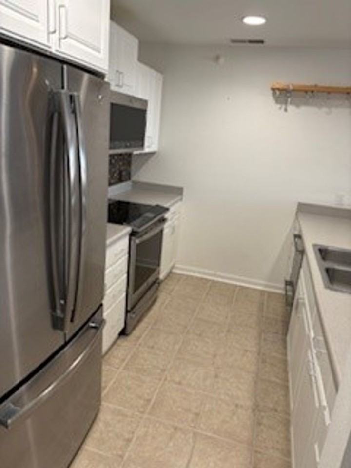 140 Depot Dr - Photo 7 of 18