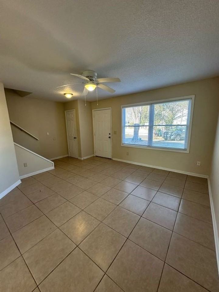 129 Inlet Reach Cir - Photo 2 of 13