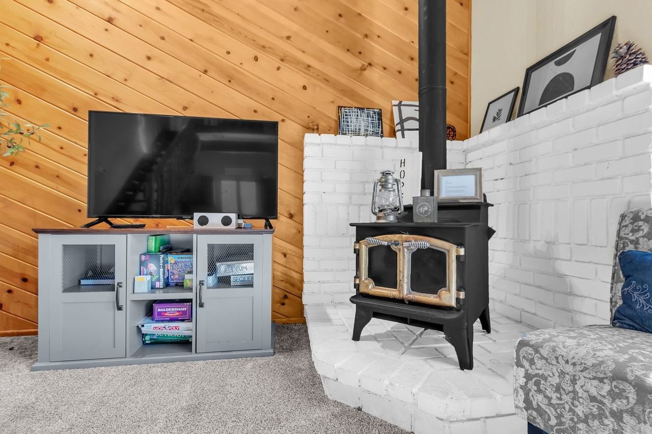 689 Butte Ave - Photo 2 of 27