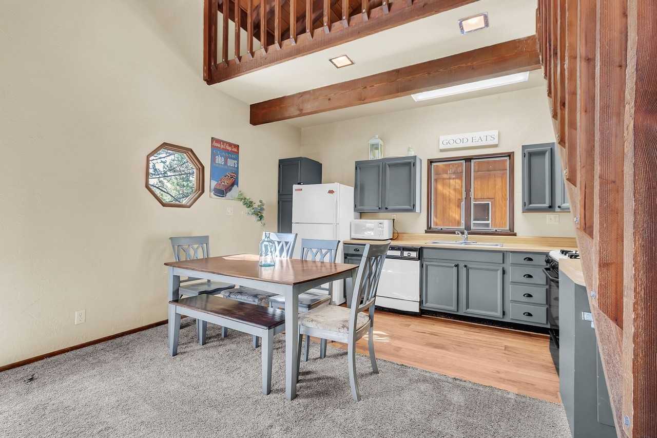 689 Butte Ave - Photo 3 of 27