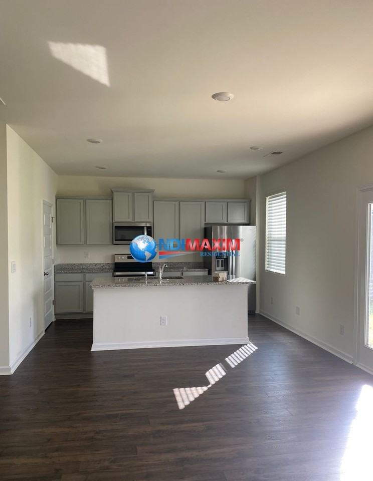 2096 Waycross Ln - Photo 4 of 16