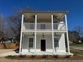 featured image of 621 Arthur St