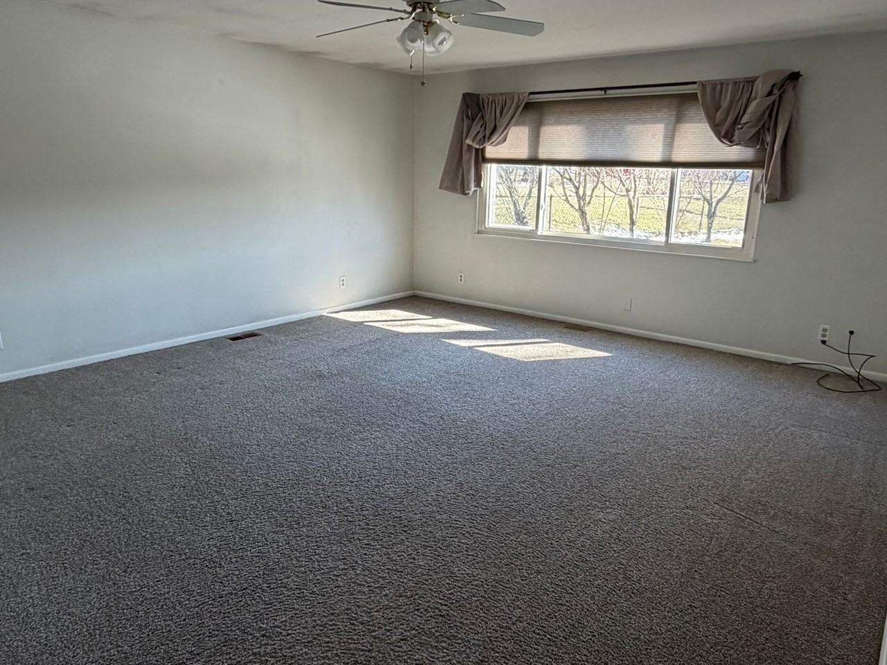 560 Dorado Dr - Photo 5 of 16