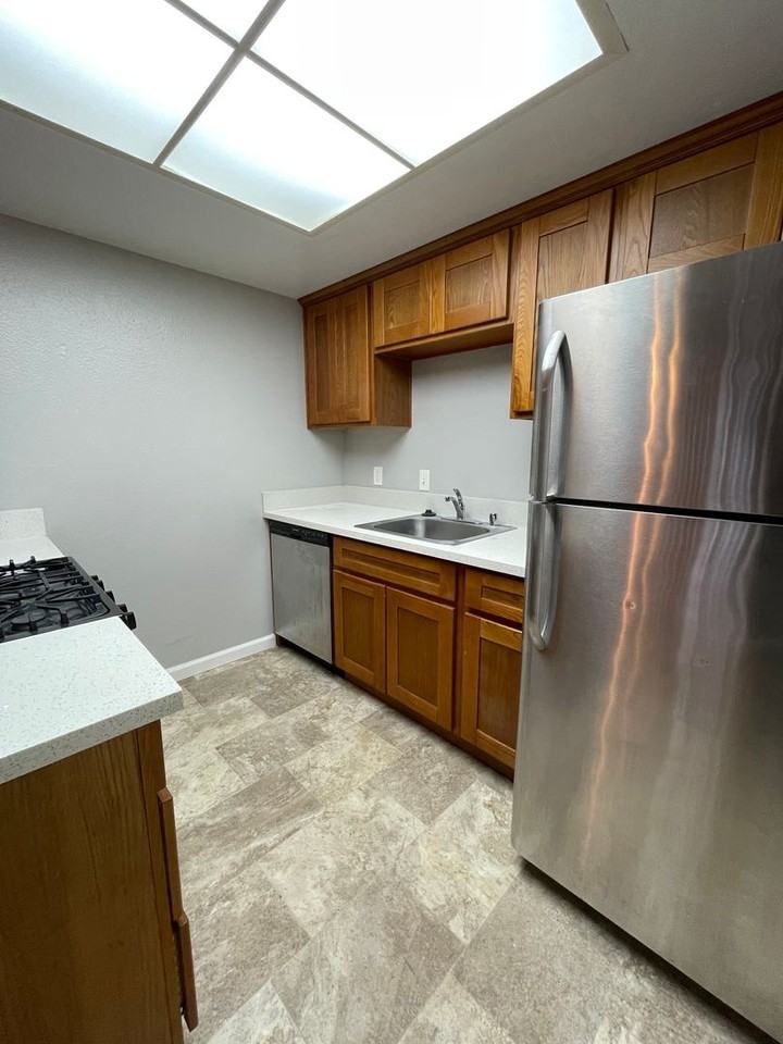 1152 Clinton Rd - Photo 5 of 13