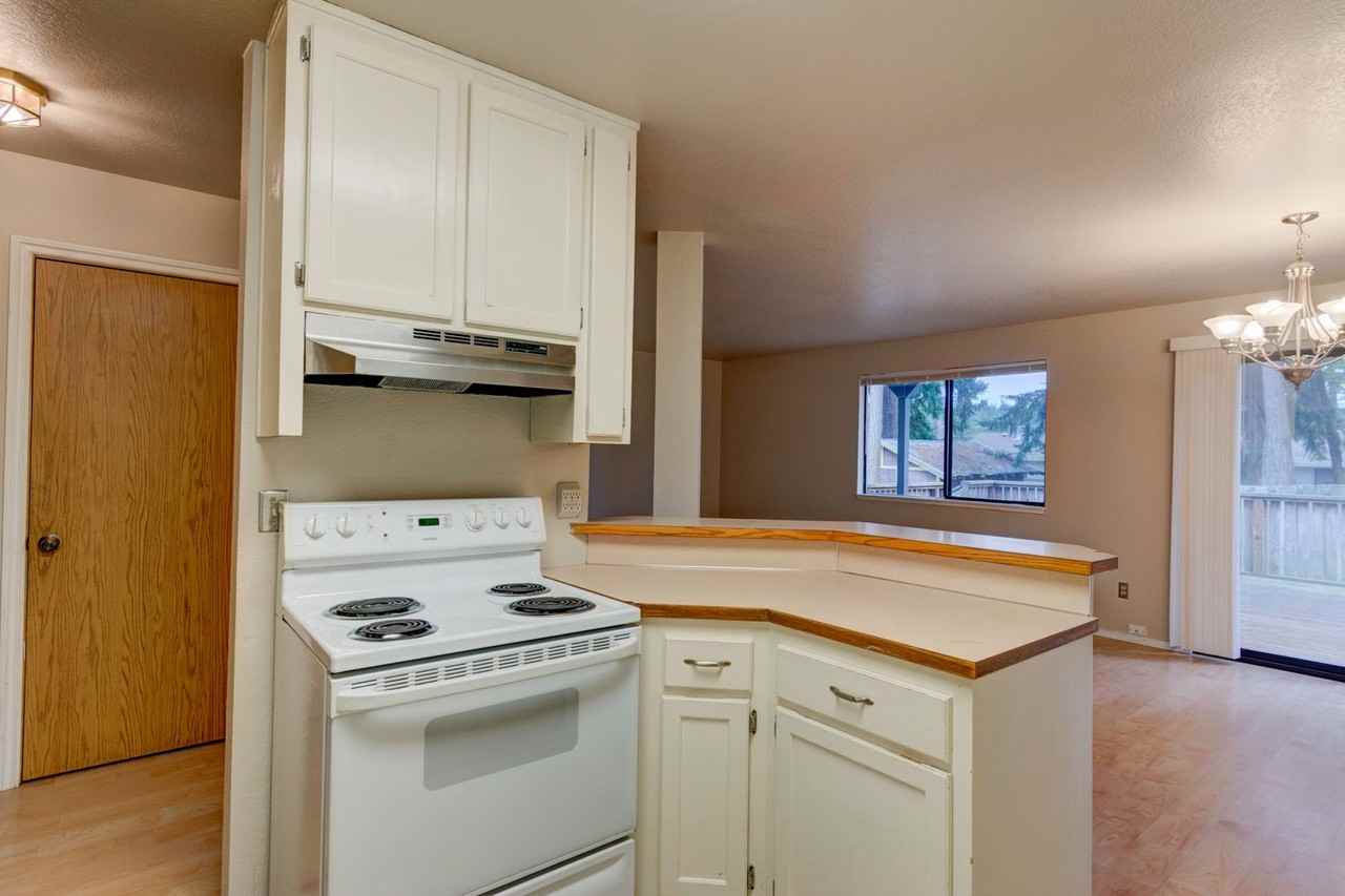 1981 Ne 9th Ave - Photo 3 of 22