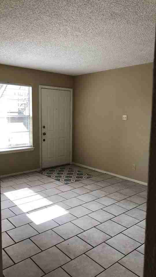 1305 Quail Cir #B - Photo 6 of 14