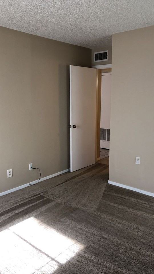 1305 Quail Cir #B - Photo 7 of 14