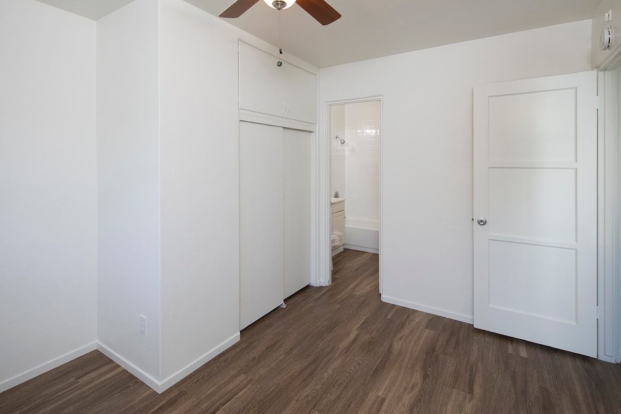 960 Opal St - Photo 6 of 8