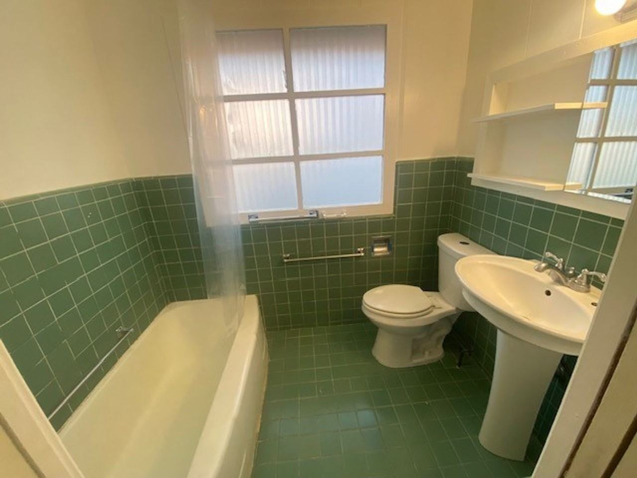 99-1215 Aiea Heights Dr - Photo 5 of 6