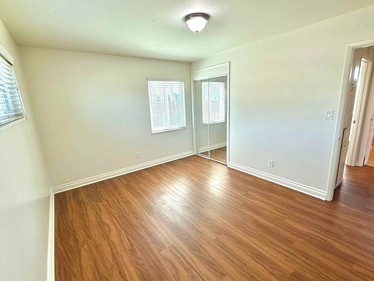 6119 Roberts Dr - Photo 5 of 18