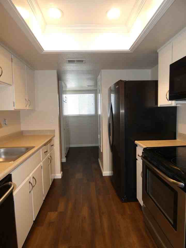 128 Arcadia Dr - Photo 3 of 16