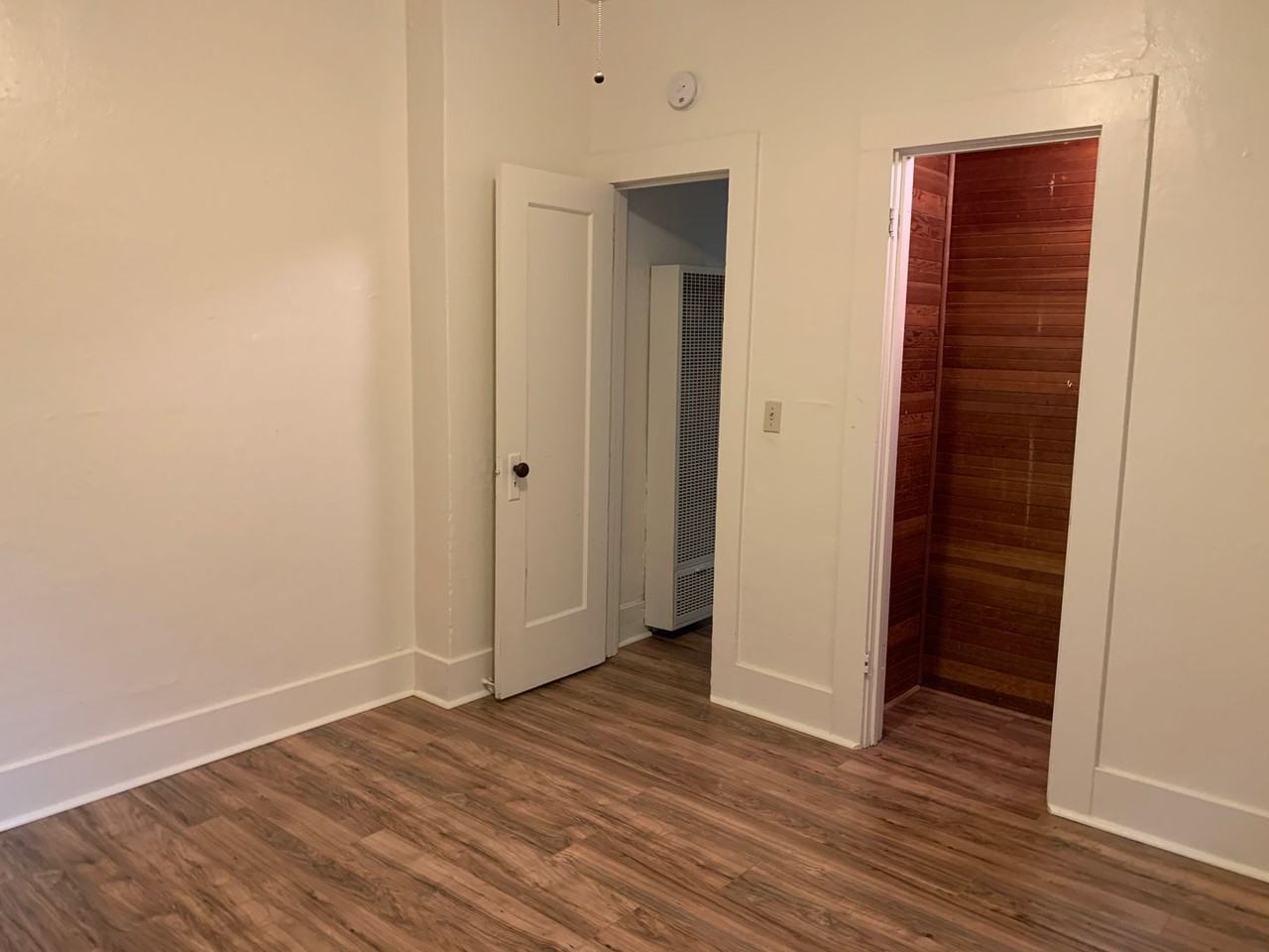 814 Almond St - Photo 4 of 6