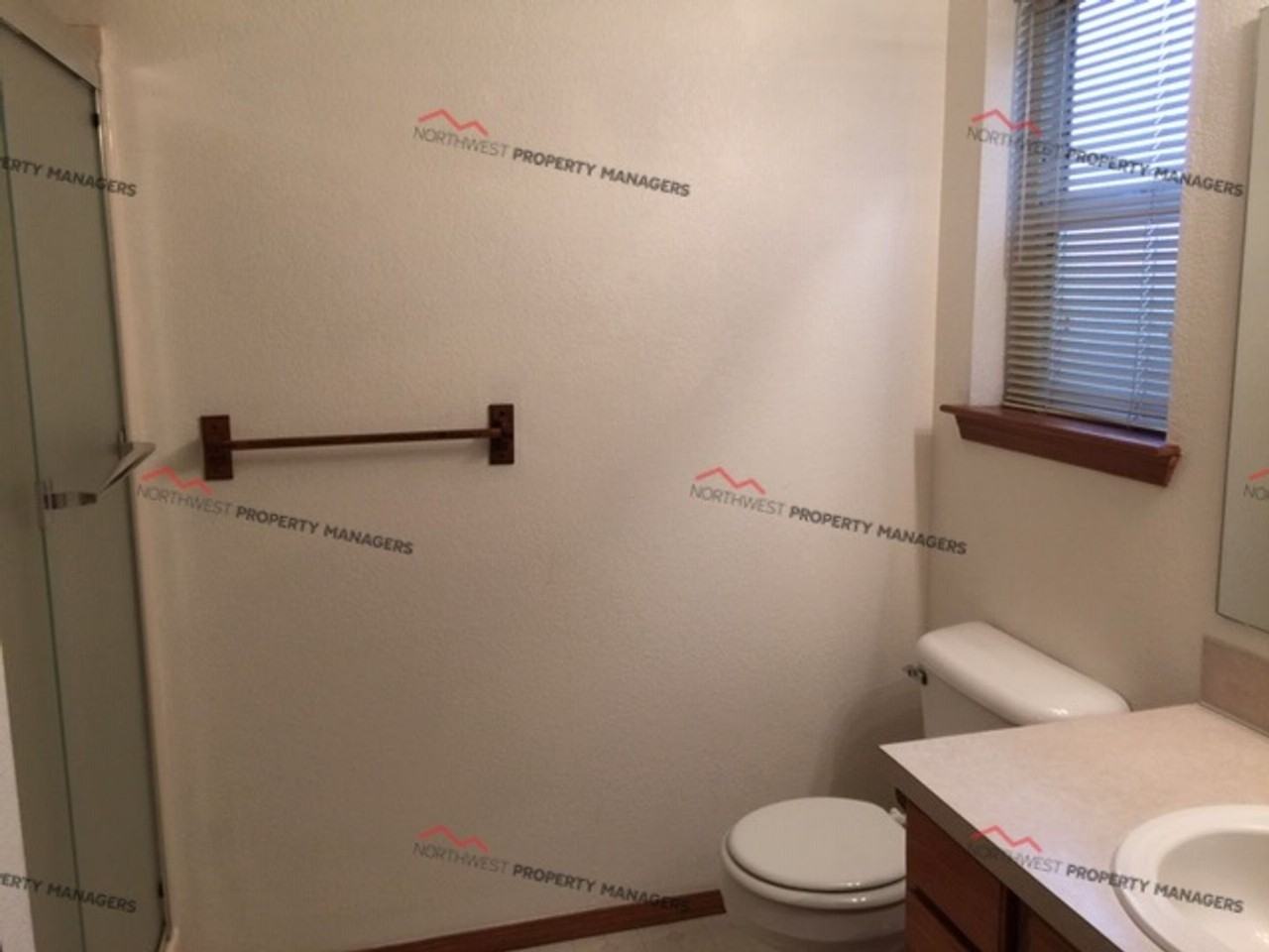 305 Waunch St - Photo 6 of 12