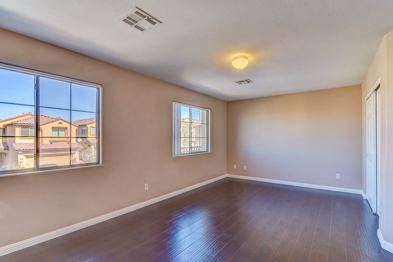 6435 Strongbow Dr - Photo 2 of 16