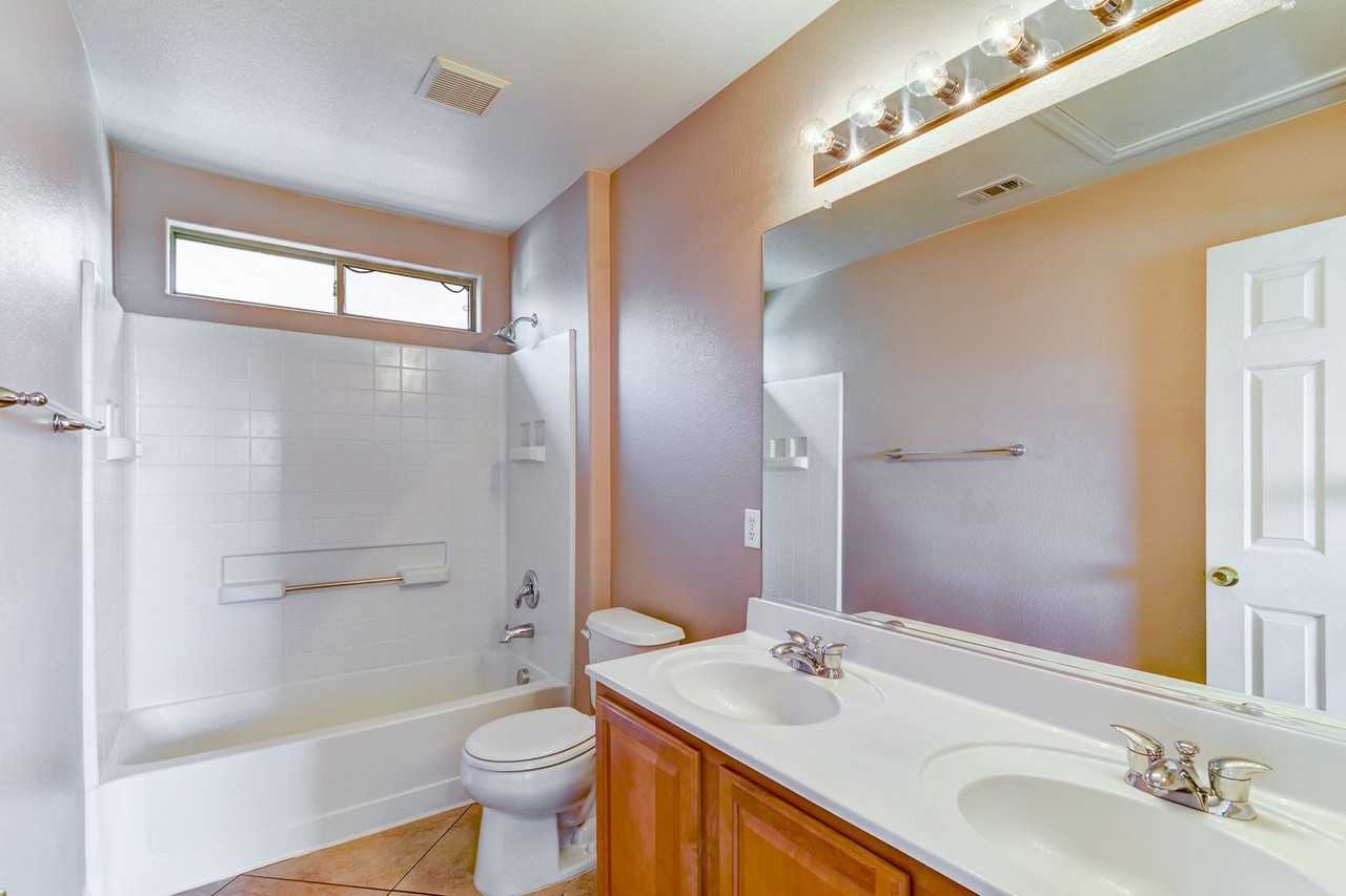 6435 Strongbow Dr - Photo 5 of 16