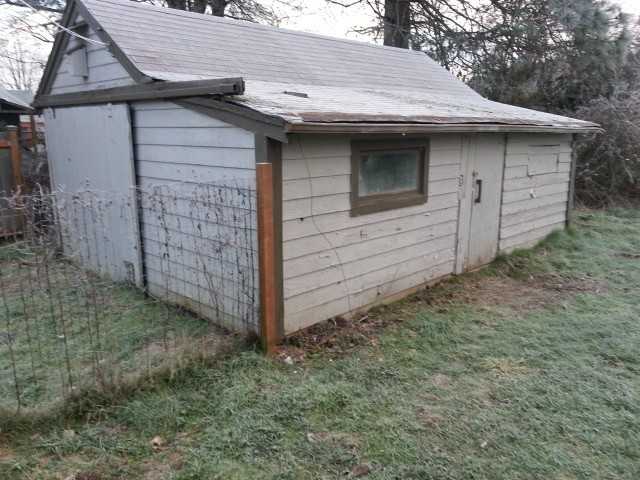 706 S Rock St - Photo 3 of 14