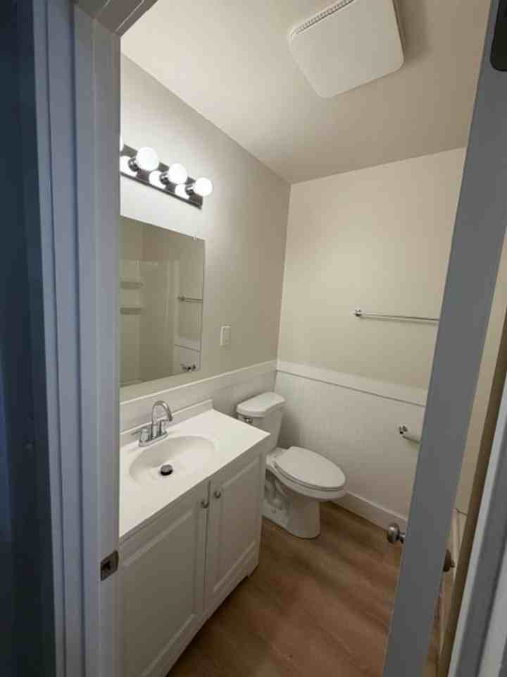 706 S Rock St - Photo 4 of 14