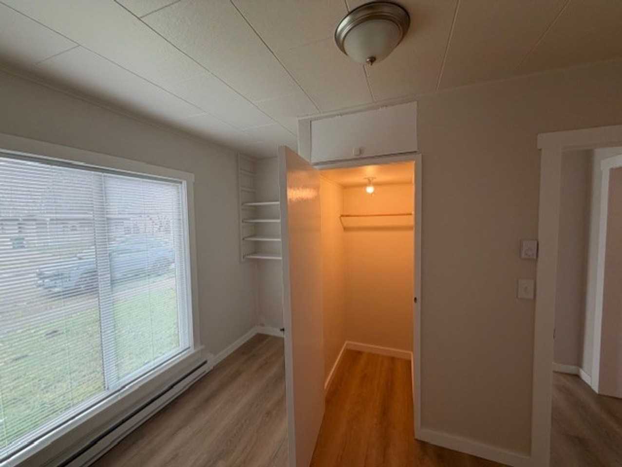 706 S Rock St - Photo 7 of 14